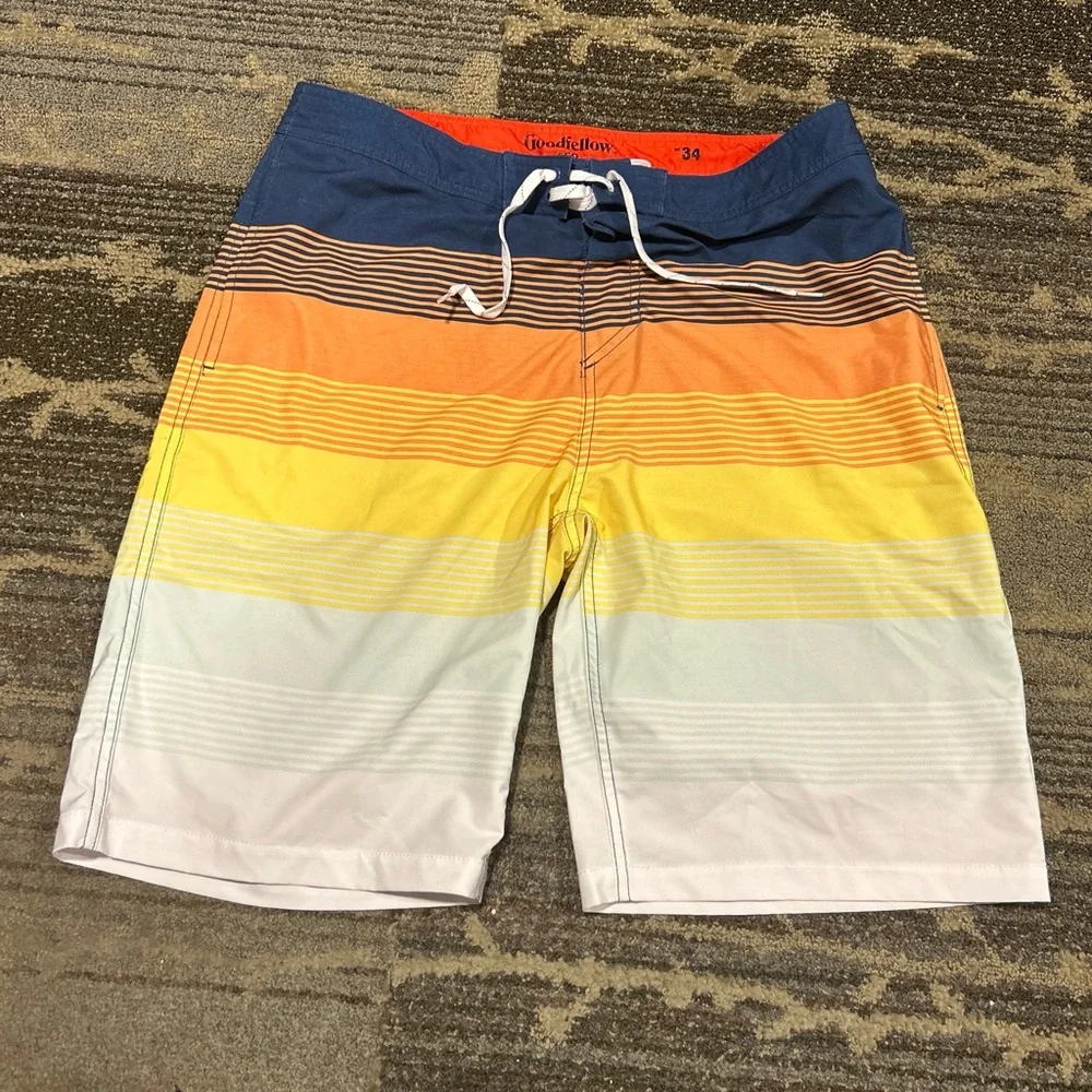 New Men's Goodfellow™ & Co. Color Block Swim Trunks, Size 34 with 10" Inseam - Picture 1 of 3
